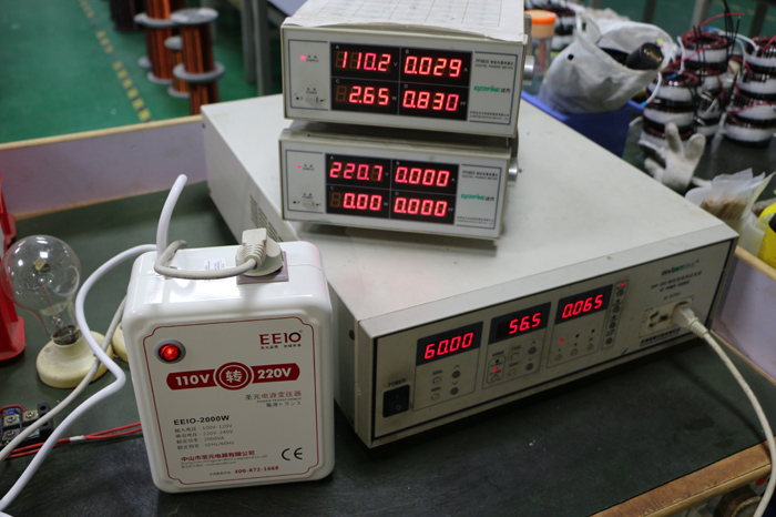 圣元電壓轉(zhuǎn)換器參數(shù)測(cè)試中 圣元電壓轉(zhuǎn)換器參數(shù)測(cè)試中