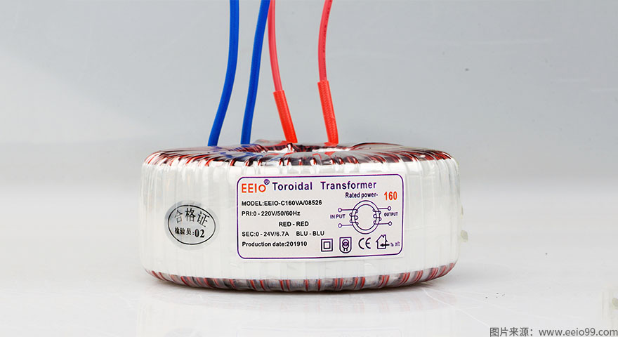 圣元環(huán)形變壓器貼有清晰的產(chǎn)品標(biāo)簽便于接線(xiàn)