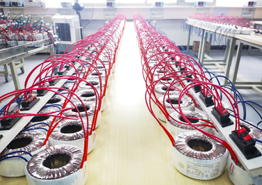 200W低頻變壓器老化現場-圣元電器